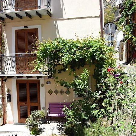 체팔루 La Casa Del Geko B&B 외부 사진