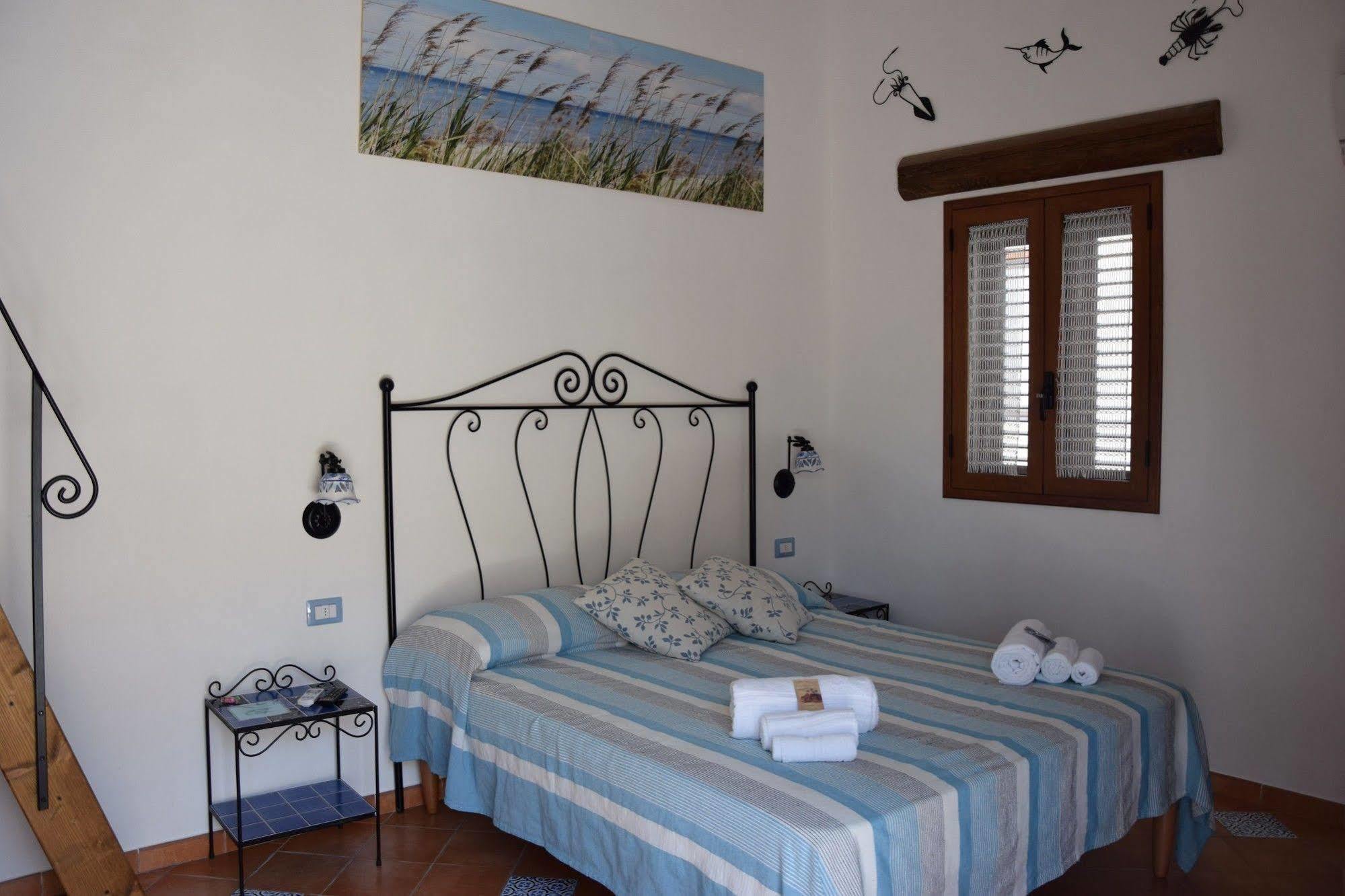 체팔루 La Casa Del Geko B&B 외부 사진