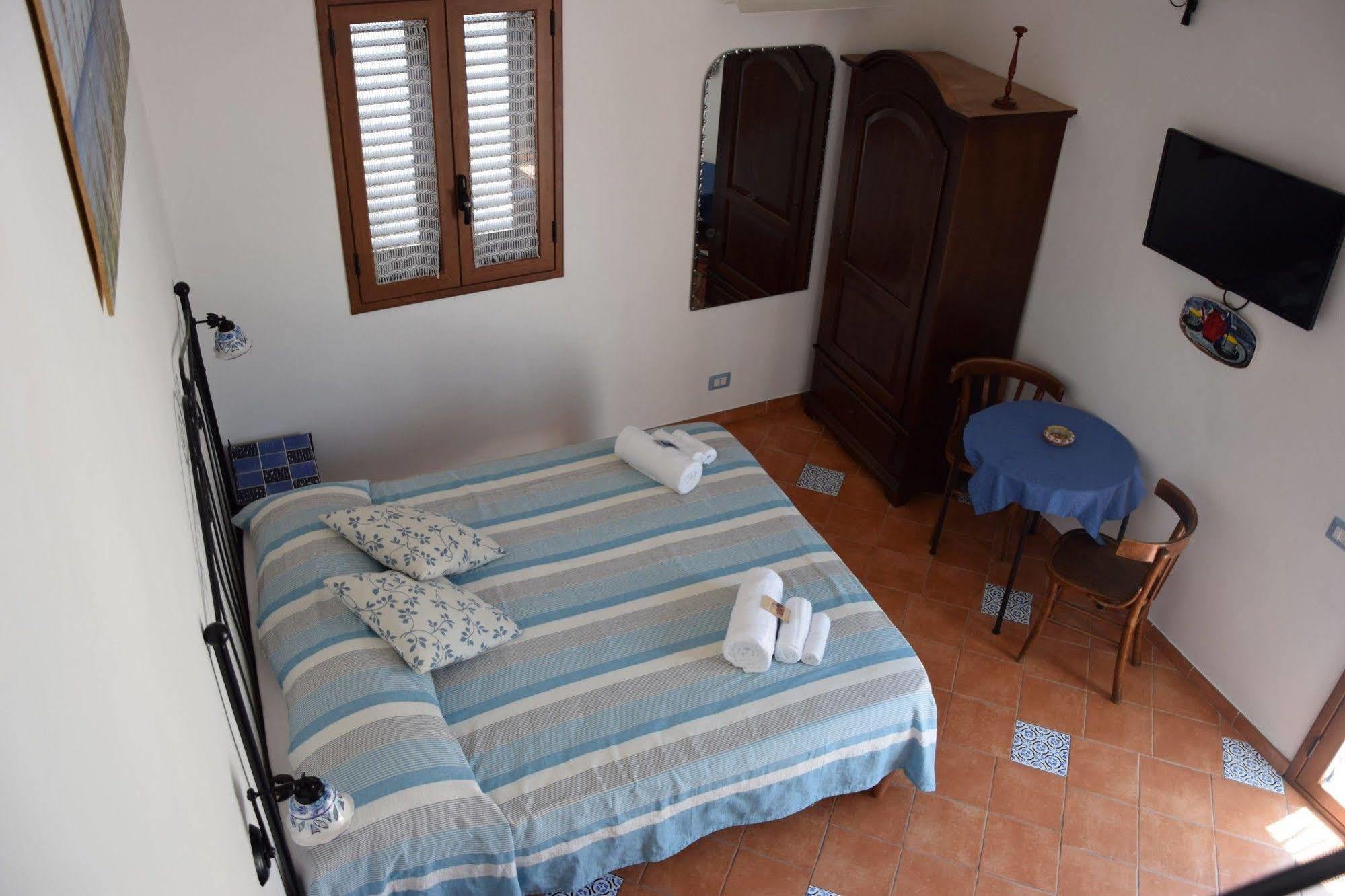 체팔루 La Casa Del Geko B&B 외부 사진