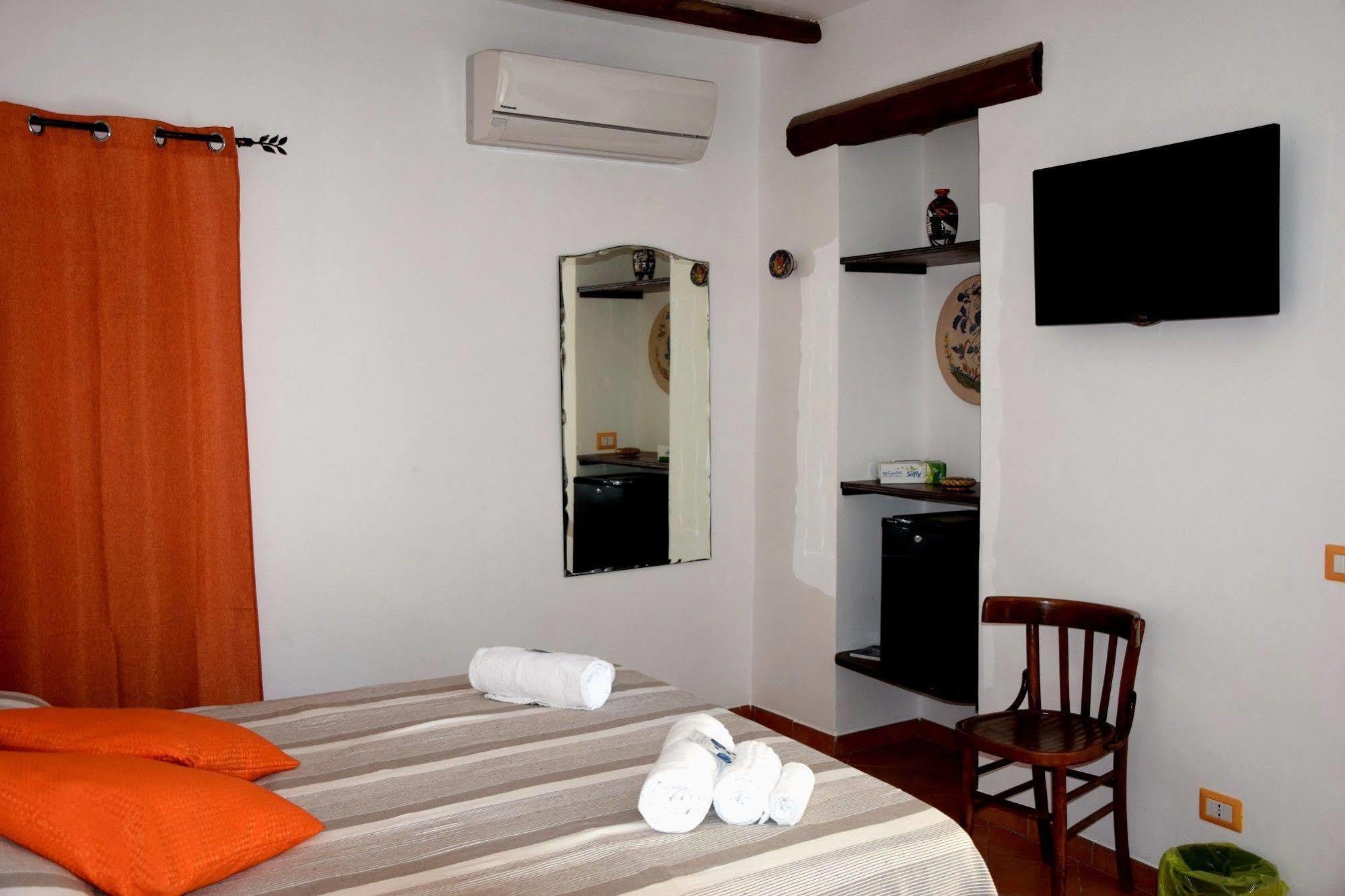 체팔루 La Casa Del Geko B&B 외부 사진